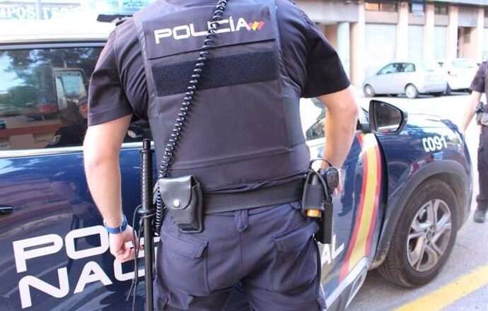Megaredada policial contra narcopisos en el barrio de Lucero: 35 detenidos y casi 3 kilos de droga incautada
