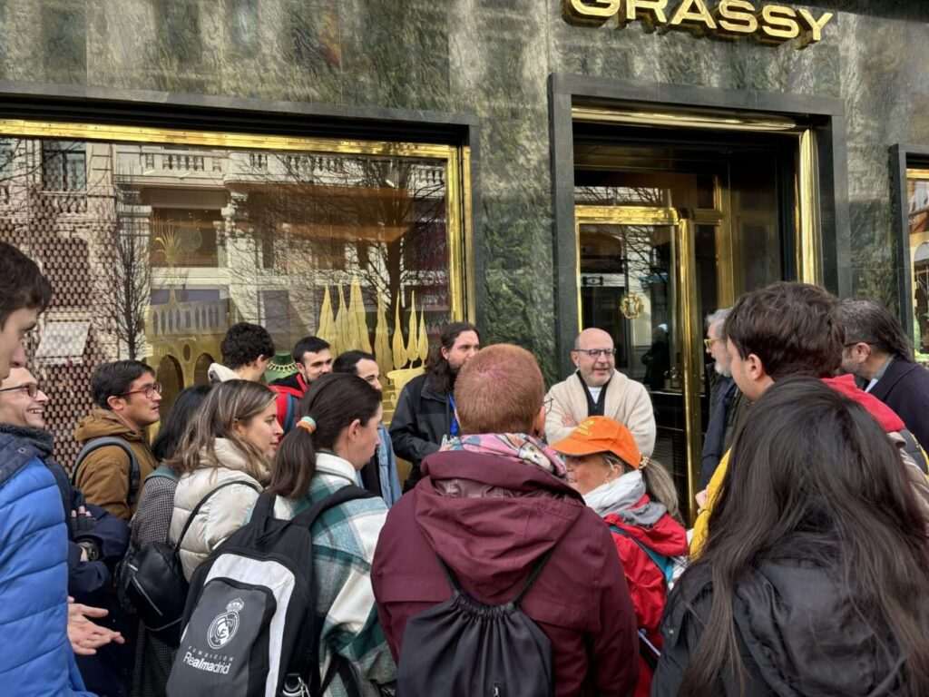 Descubre la historia y el patrimonio de Madrid con las visitas culturales de Con ojos de gato para jóvenes