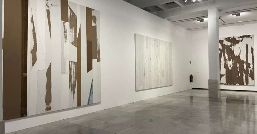 Descubre la impresionante exposición de casi 70 obras de Secundino Hernández en la Sala Alcalá 31 de Madrid