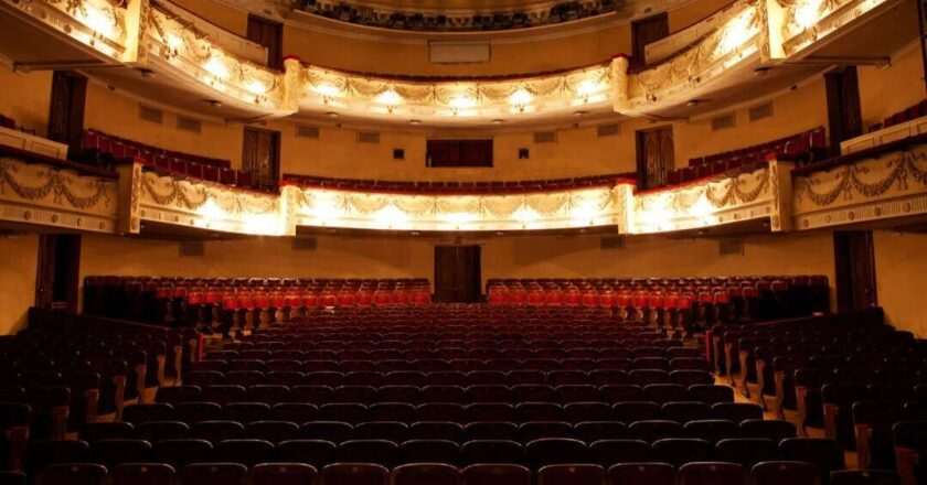 Celebración del Día Mundial del Teatro: Los personajes de ‘La señorita de Trevélez’ cobran vida en Madrid