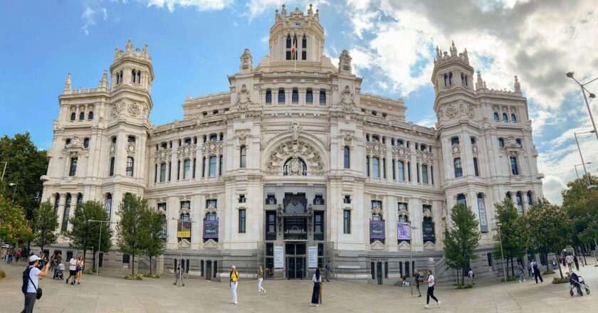 Madrid abre sus puertas a la transparencia: acceso público al registro de contratos municipales