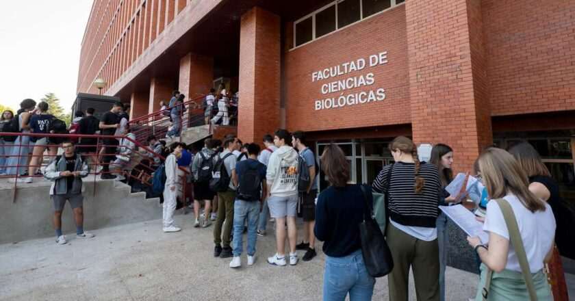 Universidad Complutense interrumpe clases y promueve el teletrabajo debido a intensas lluvias