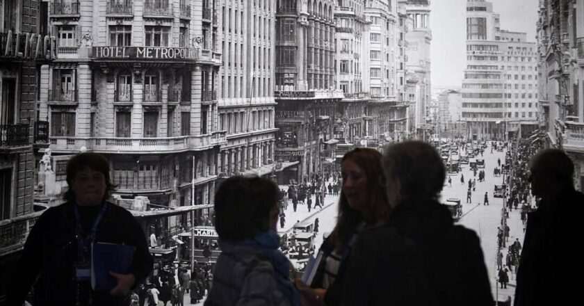 Descubre el legado visionario de Antonio Palacios en Madrid a través de una fascinante exposición en CentroCentro
