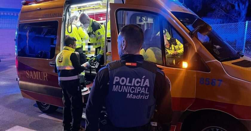 Hombre en estado crítico tras caer 4 metros mientras intentaba robar en Puente de Vallecas