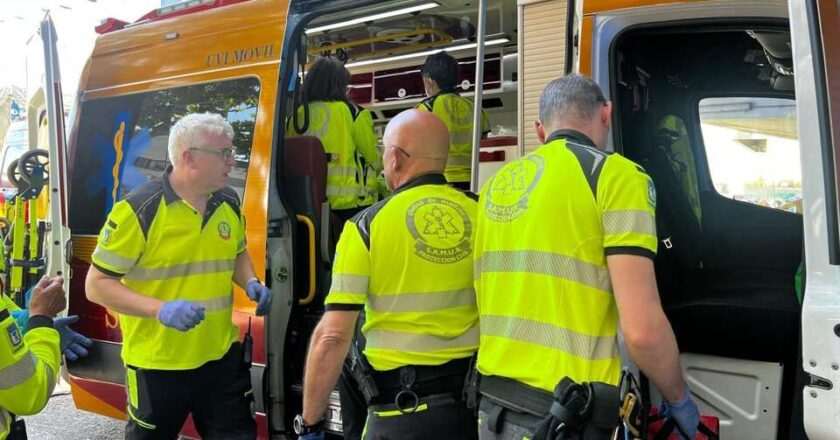Hombre sufre graves lesiones tras caer desde 4 metros en Villaverde