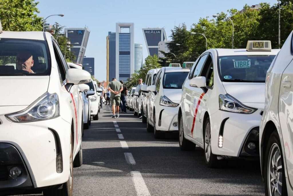 Aprovecha descuentos en taxis y descubre una fascinante exposición histórica en SEM Madrid