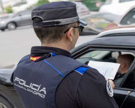 Detienen al responsable de una tienda en Puente de Vallecas por un sorprendente incidente