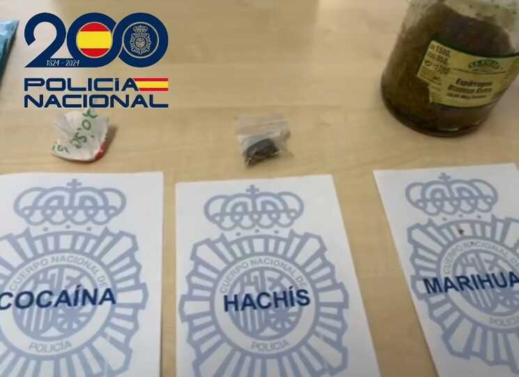 Operativo policial desmantela un narcopiso en Puente de Vallecas con tres arrestos.