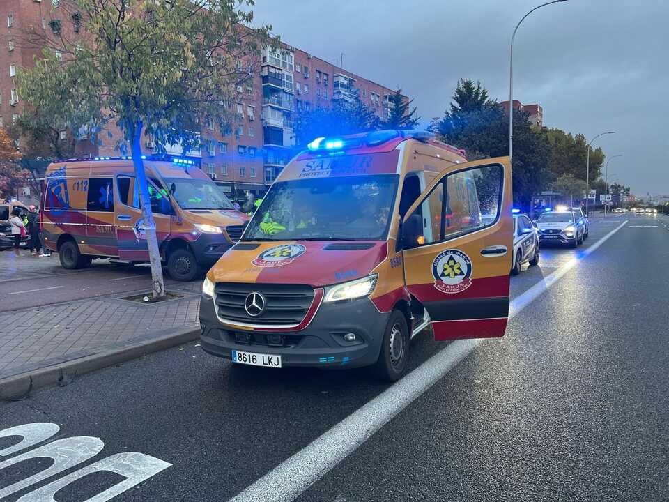 Repartidor sufre grave accidente de moto en Moratalaz
