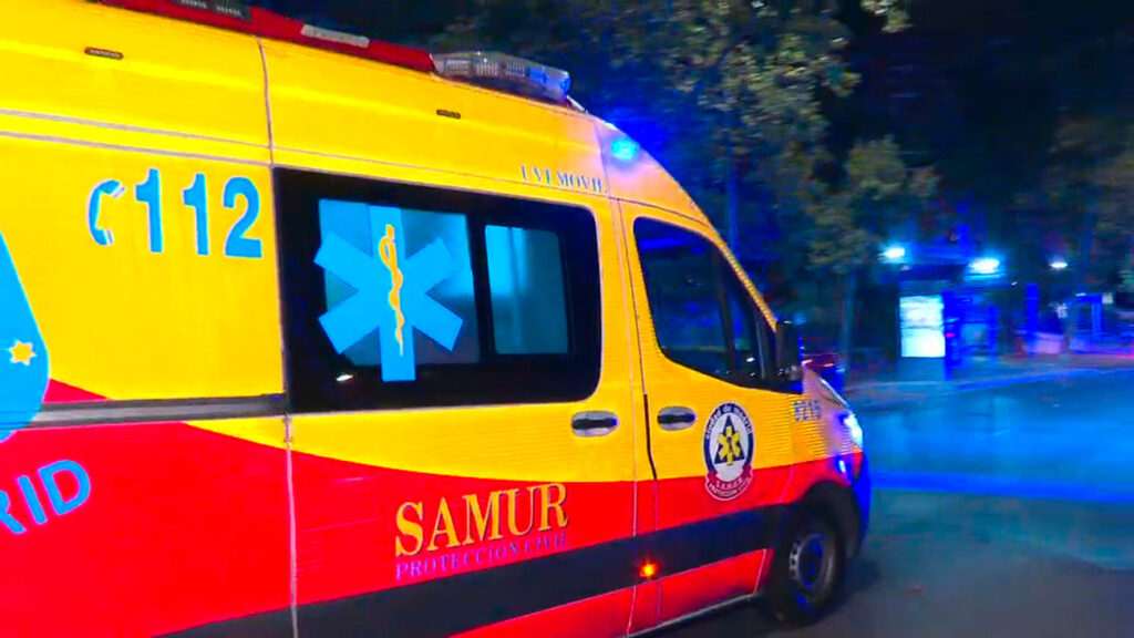 Hombre de 30 años apuñalado en Puente de Vallecas tras presenciar pelea entre tres individuos