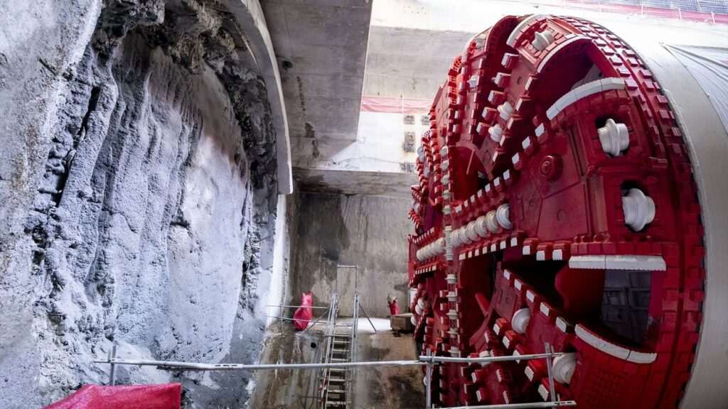 Avanza la Ampliación de la Línea 11 del Metro: Se Completan 200 Metros de Túnel entre Comillas y Conde de Casal