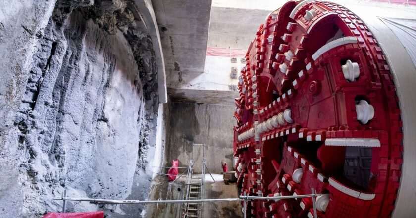 Avanza la Ampliación de la Línea 11 del Metro: Se Completan 200 Metros de Túnel entre Comillas y Conde de Casal