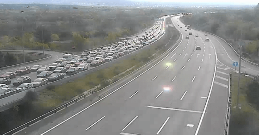 Accidente en la AP-6 en Guadarrama causa enorme atasco a la salida de Madrid