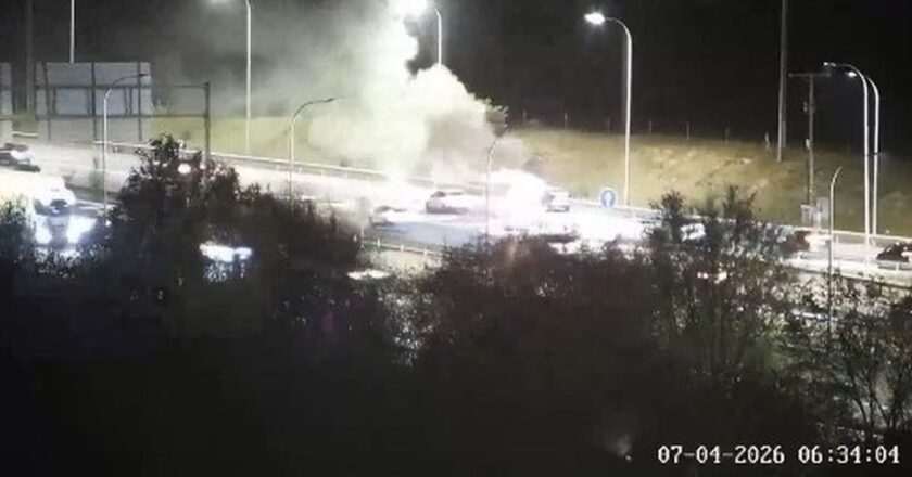 Incendio de coche en la M-40 provoca caos y grandes retenciones en los accesos a Madrid