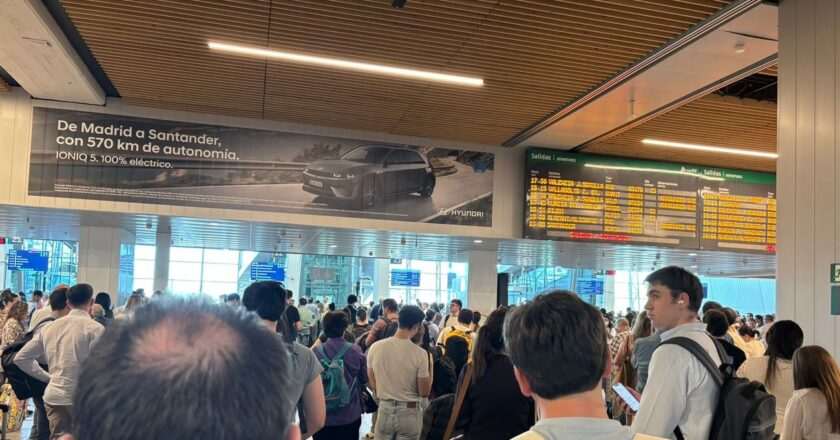 Avería en la línea de alta velocidad Madrid-Valladolid causa retrasos de más de una hora