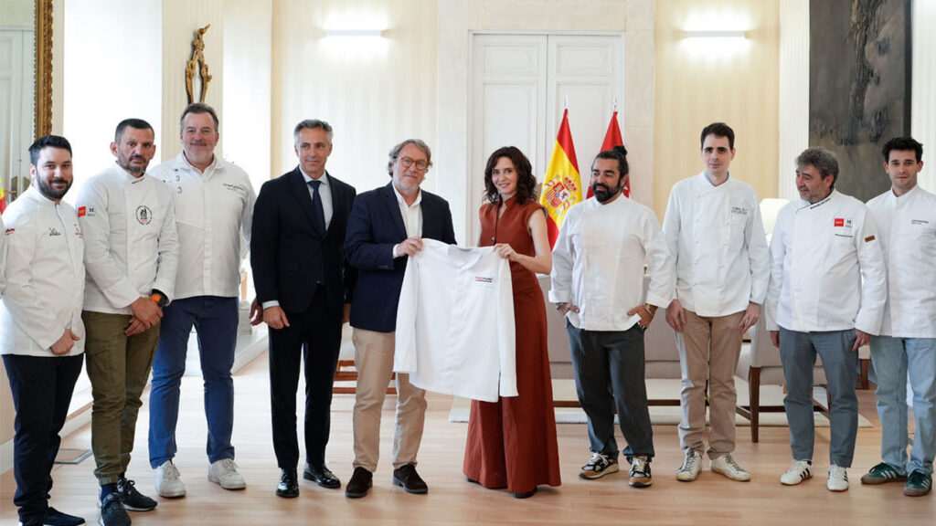 Ayuso celebra un encuentro con los chefs, pasteleros y sumilleres galardonados en Madrid Fusión 2023