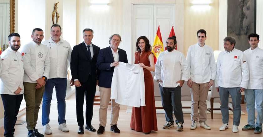 Ayuso celebra un encuentro con los chefs, pasteleros y sumilleres galardonados en Madrid Fusión 2023