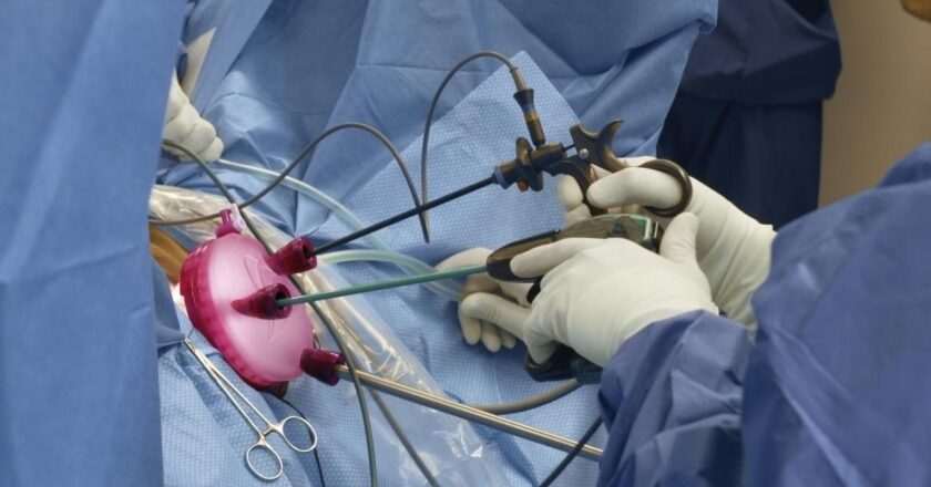 Hospital de Alcorcón: Innovadora técnica de cirugía ginecológica sin cicatrices y recuperación en solo 24 horas