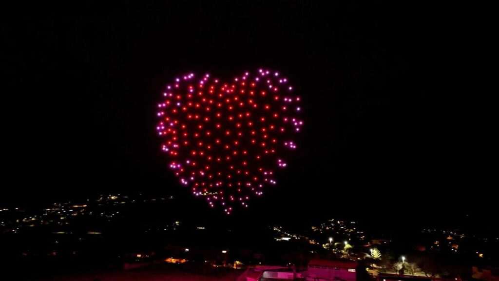 Madrid ilumina el cielo el 2 de mayo con un espectacular show de 1.000 drones