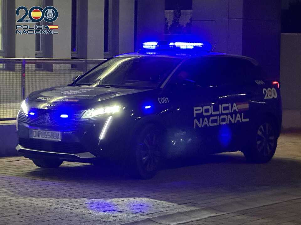 Detienen a cuatro falsos policías en Hortaleza tras un audaz engaño