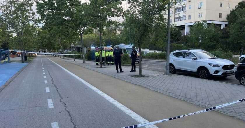 Hombre en estado crítico tras ser atropellado por un patinete en Vallecas