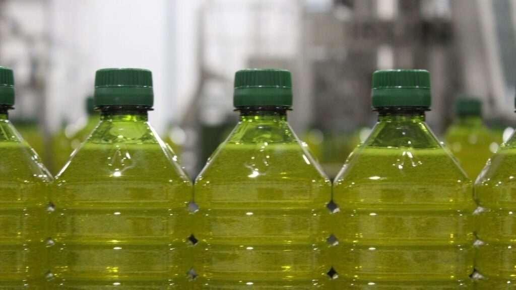 Banco de Alimentos de Madrid: Campaña Urgente para Recolectar 25,000 Litros de Aceite para Ayudar a Personas Vulnerables