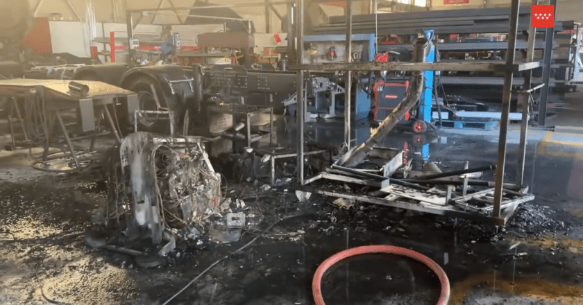 Bomberos Apagan Incendio en Nave Industrial de Loeches: Detalles y Rescate
