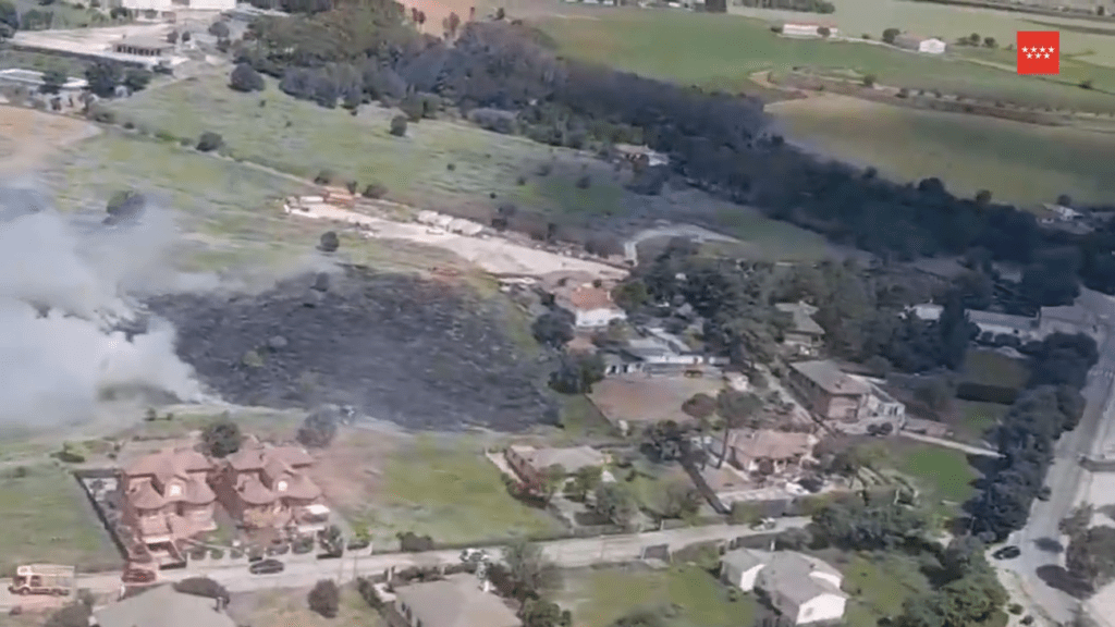 Incendio de Pastos Controlado en Santorcaz: Protección de Viviendas Asegurada