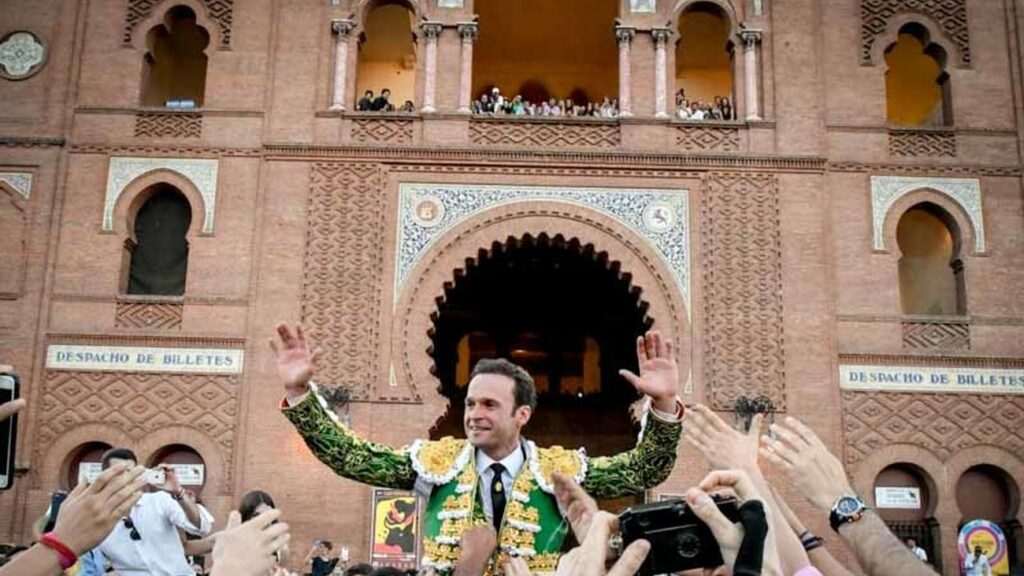Quinta Corrida de San Isidro: Antonio Ferrera, Calita y Colombo en el Coliseo Taurino