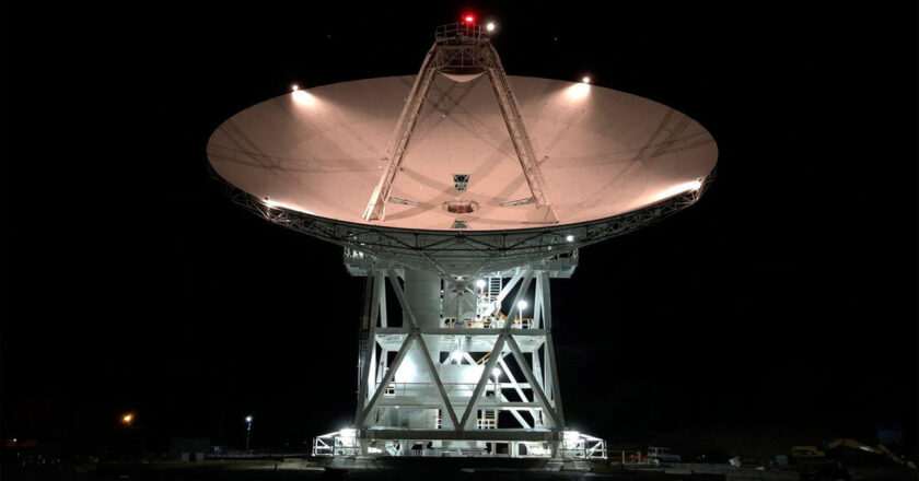 El Embajador de EE.UU. Elogia al Equipo de NASA en Robledo de Chavela por su Papel Clave en la Misión Artemis