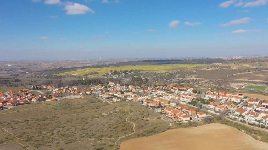 Tragedia en Batres: Hombre de 81 años fallece tras caer accidentalmente en su piscina