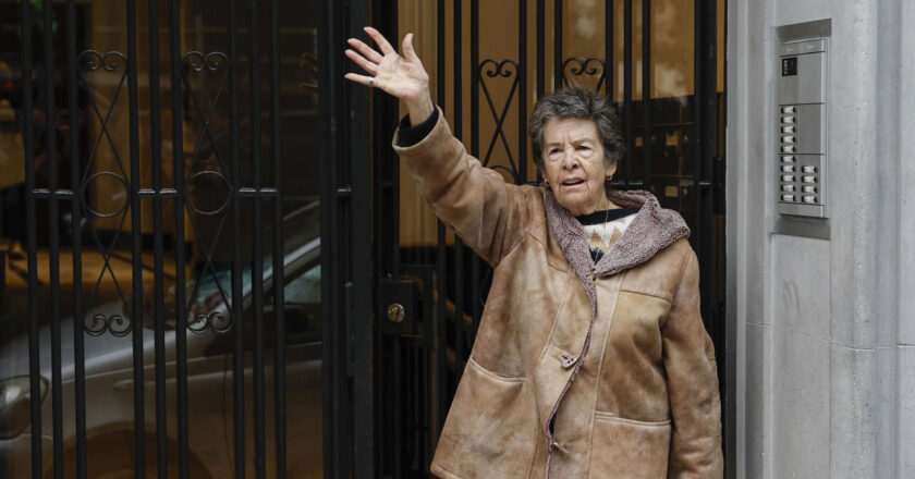 Desahucio de Maricarmen, 87 años, en Retiro se aplaza hasta septiembre: una historia de esperanza y lucha