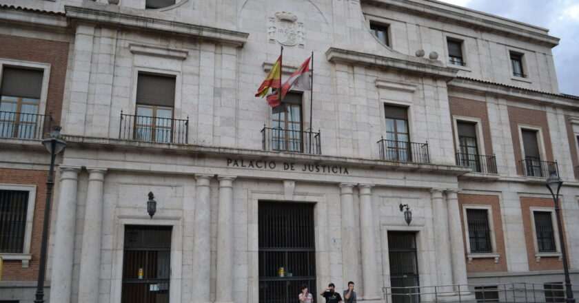 Hombre sentenciado a 23 años de prisión por asesinar a su novia con 45 puñaladas en Villaverde