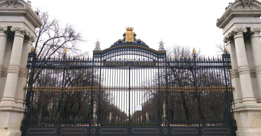 Cierre del Retiro por Vientos Fuertes: Nuevo Protocolo del Ayuntamiento de Madrid en Acción