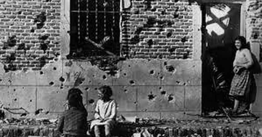 Almeida Urge a Proteger el Legado de Robert Capa en Peironcely 10