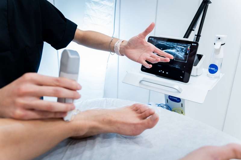 Fisioterapia ecoguiada con ecografía musculoesquelética en CL FISIO, clínica de fisioterapia en Chamartín, Madrid.