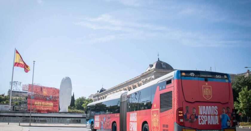 Nuevo autobús de EMT Madrid impulsa el apoyo a España