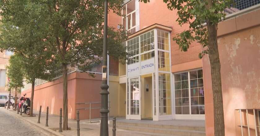 Desalojo autorizado del penúltimo residente en los apartamentos San Francisco de Madrid: ¿Qué implica para la comunidad?