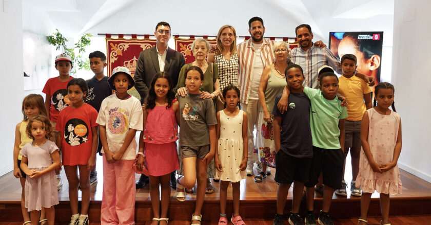 Familias de Alcorcón dan la bienvenida a 14 niños saharauis este verano, procedentes del desierto de Argelia