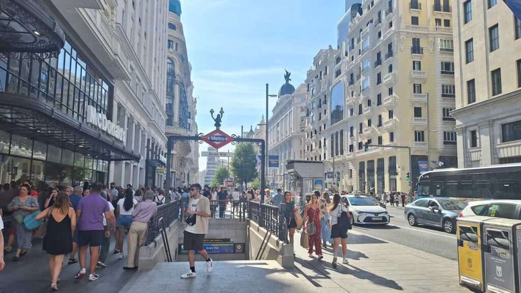 Descubre por qué la Gran Vía es el corazón del entretenimiento en Madrid