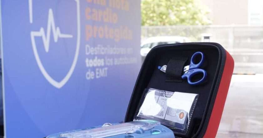 Desfibriladores en autobuses de EMT Madrid: una medida para salvar vidas en la ciudad