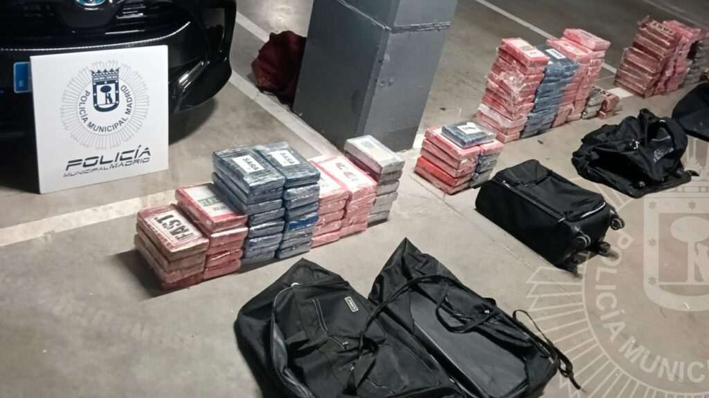 Descubiertos más de 100 paquetes de cocaína ocultos en un parking de Hortaleza