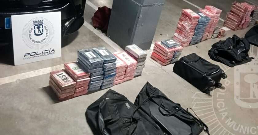 Descubiertos más de 100 paquetes de cocaína ocultos en un parking de Hortaleza