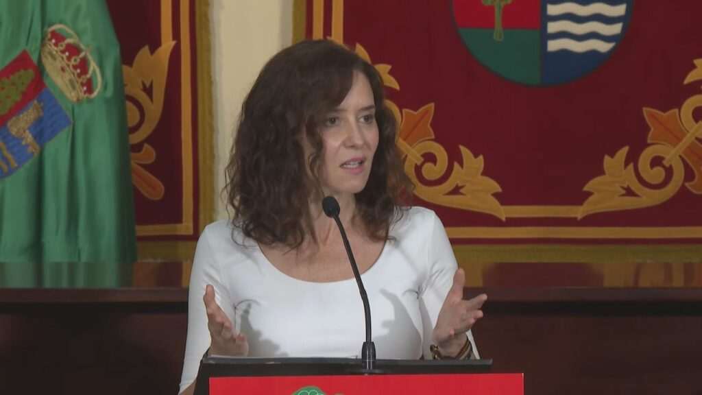 Ayuso denuncia al Gobierno por los controles a viajeros de Italia: «Es un desprecio a Occidente»