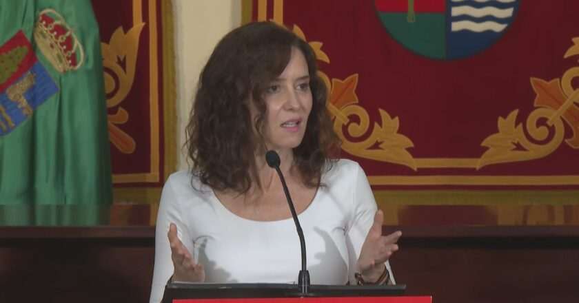 Ayuso denuncia al Gobierno por los controles a viajeros de Italia: «Es un desprecio a Occidente»