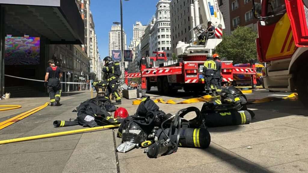 Incendio en Restaurante de Gran Vía: Cortes de Tráfico en el Centro de Madrid