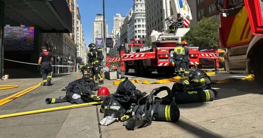 Incendio en Restaurante de Gran Vía: Cortes de Tráfico en el Centro de Madrid