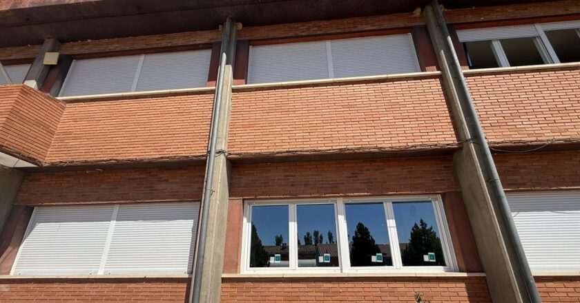 Morata invierte 100.000 euros en la modernización de ventanas del colegio Claudio Vázquez