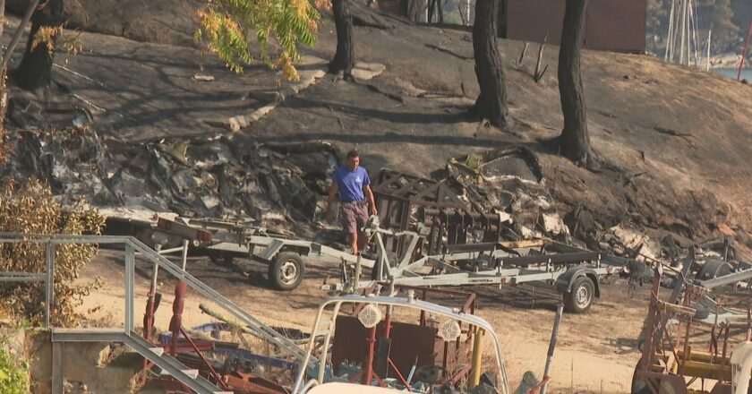 Incendio en la Sierra Oeste: 52 Embarcaciones Hundidas en el Pantano de San Juan