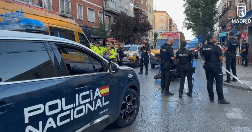 Mujer de 64 años gravemente herida tras ser atropellada por una moto en Usera